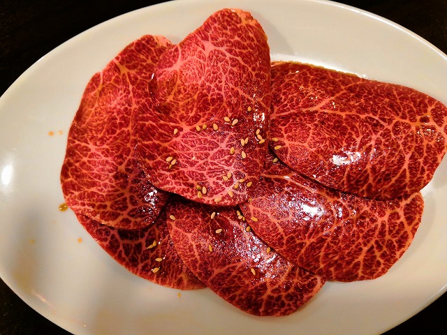 うしやのせがれ　3秒炙り肉